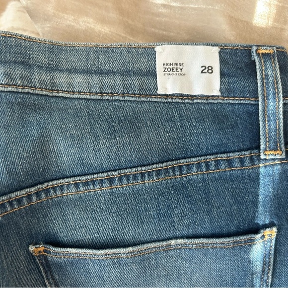 Hudson frayed cropped jeans. Size 28 - Picture 7 of 9